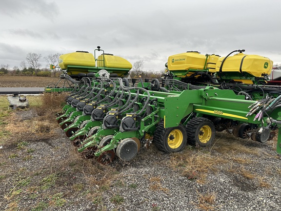 2013 John Deere DB60 Planter