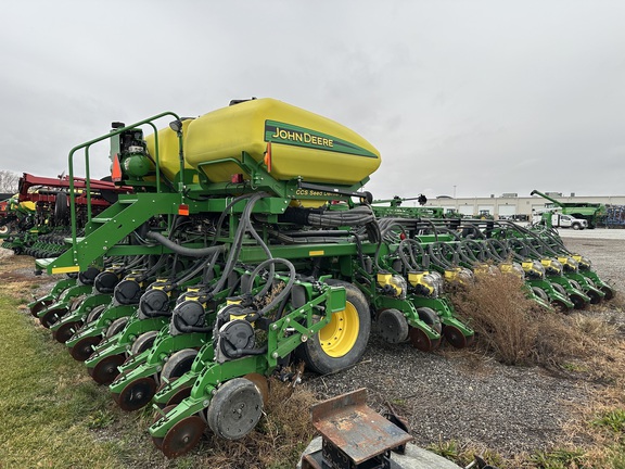 2013 John Deere DB60 Planter