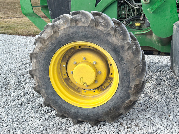 2022 John Deere 5100E Tractor