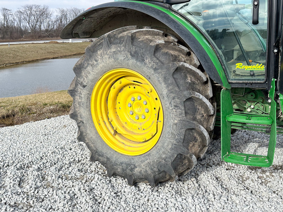 2022 John Deere 5100E Tractor