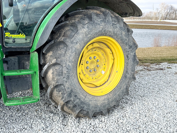 2022 John Deere 5100E Tractor