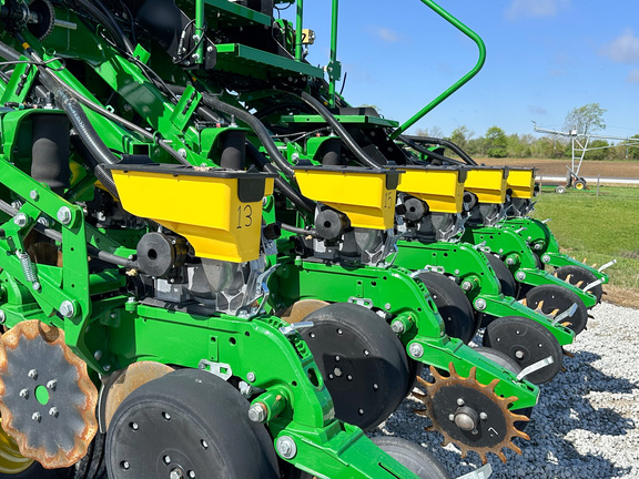 2022 John Deere 1795 Planter