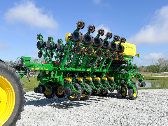 2022 John Deere 1795 Planter