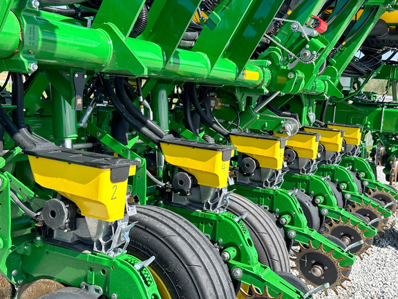 2022 John Deere 1795 Planter