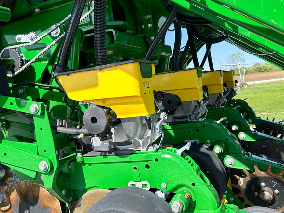 2022 John Deere 1795 Planter