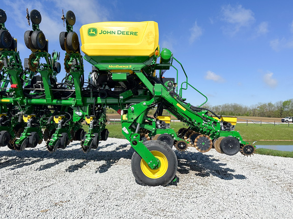 2022 John Deere 1795 Planter