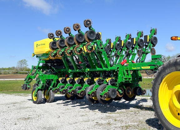 2022 John Deere 1795 Planter