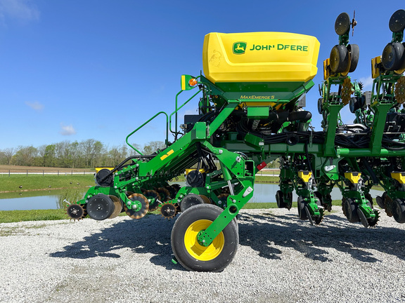 2022 John Deere 1795 Planter