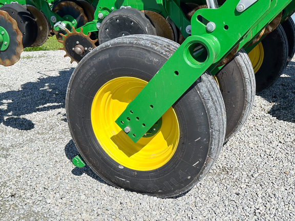 2022 John Deere 1795 Planter