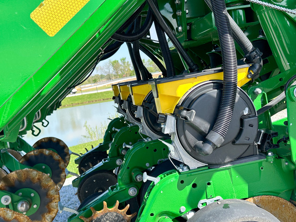 2022 John Deere 1795 Planter