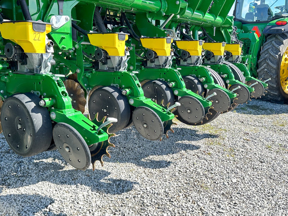 2022 John Deere 1795 Planter