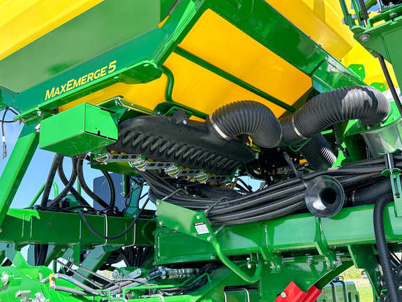 2022 John Deere 1795 Planter