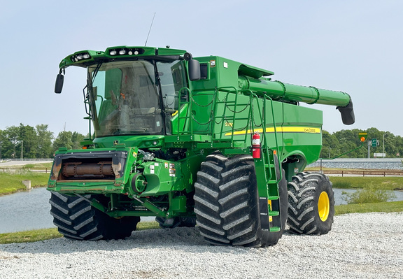 2021 John Deere S780 Combine