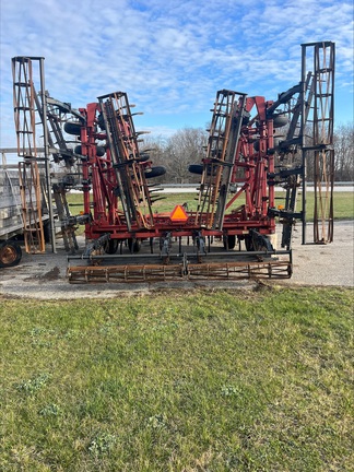 Case IH 4300 Field Cultivator