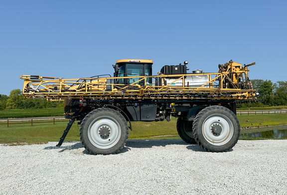 2015 AGCO RG1100B Sprayer/High Clearance