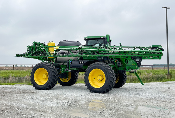 2023 John Deere 612R Sprayer/High Clearance