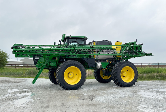 2023 John Deere 612R Sprayer/High Clearance