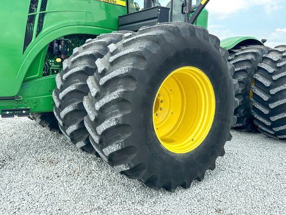 2014 John Deere 9560R Tractor 4WD