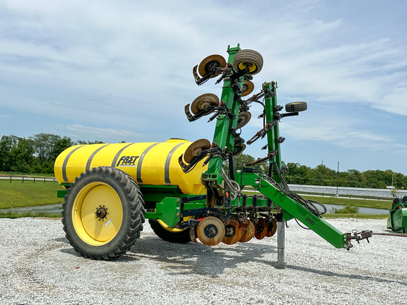 2013 Fast Distributing 8100 Applicator