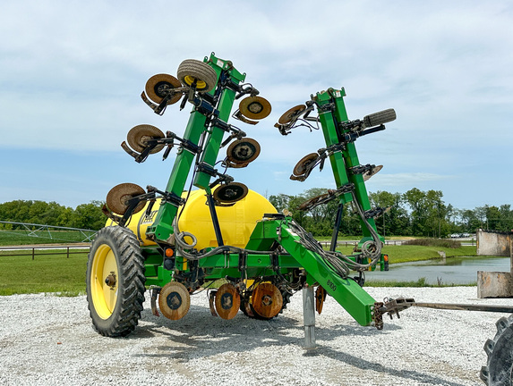 2013 Fast Distributing 8100 Applicator