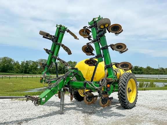 2013 Fast Distributing 8100 Applicator