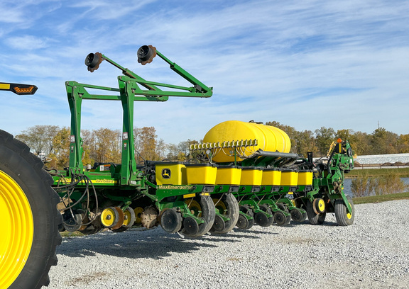 2003 John Deere 1770NT Planter