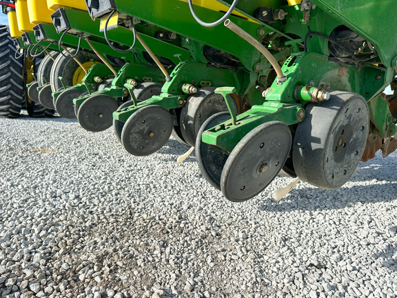 2003 John Deere 1770NT Planter