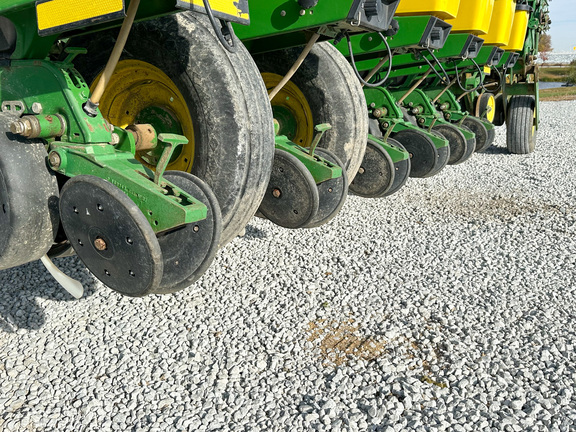 2003 John Deere 1770NT Planter