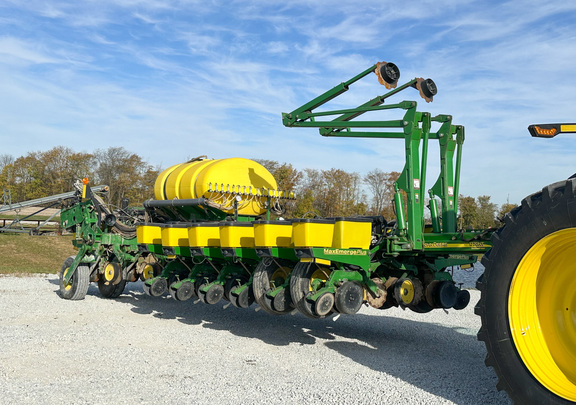 2003 John Deere 1770NT Planter