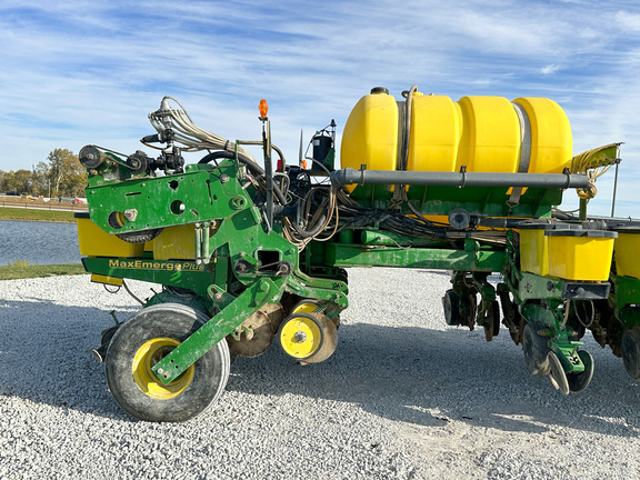 2003 John Deere 1770NT Planter