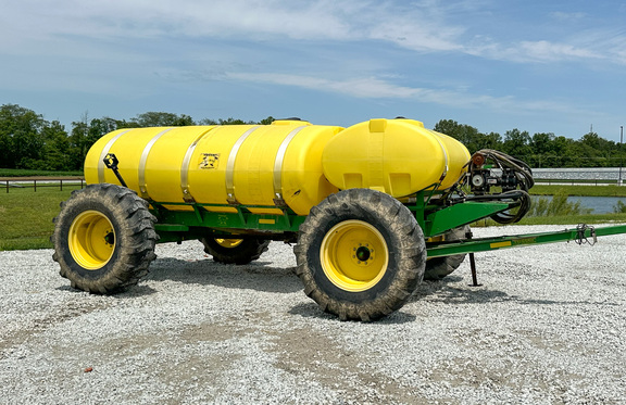 2009 Yetter All Steer Liquid Cart Planter Attachment