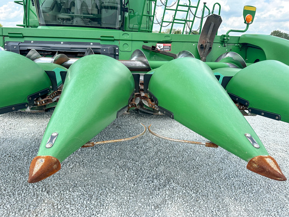 2017 John Deere 608C Header Corn Head