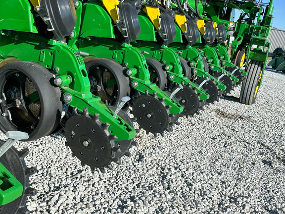 2024 John Deere 1775NT Planter