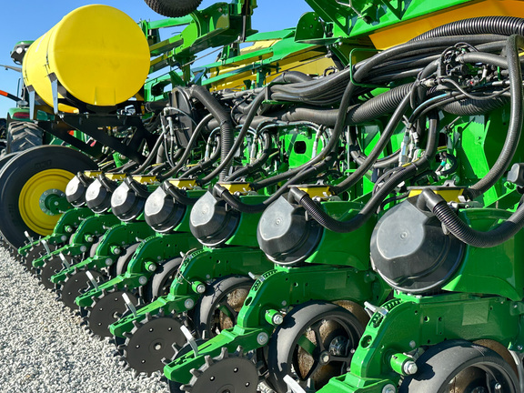 2024 John Deere 1775NT Planter