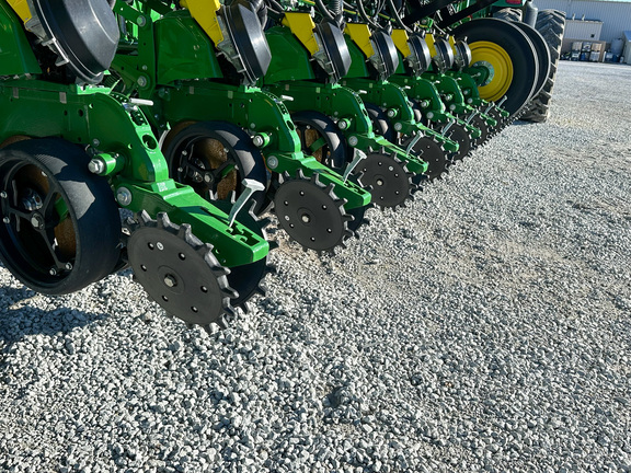 2024 John Deere 1775NT Planter