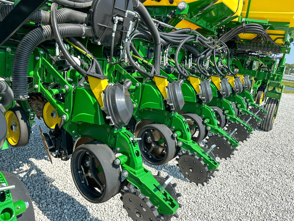 2024 John Deere 1775NT Planter