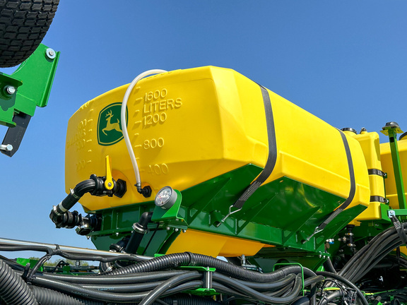 2024 John Deere 1775NT Planter