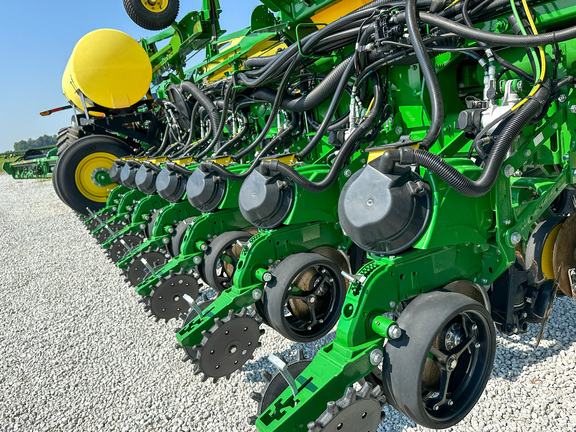 2024 John Deere 1775NT Planter