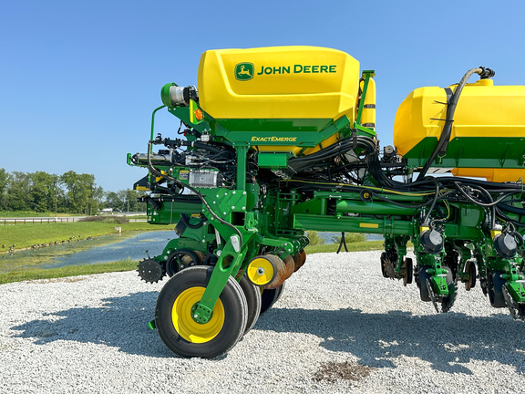 2024 John Deere 1775NT Planter