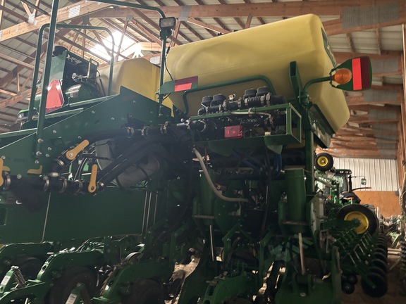 2019 John Deere 1775NT Planter