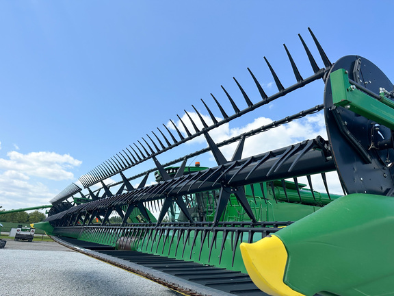 2018 John Deere 645FD Header Combine