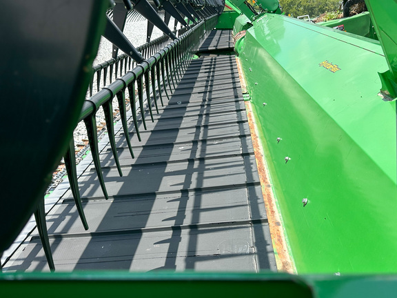 2018 John Deere 645FD Header Combine