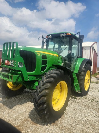 2009 John Deere 7130 Premium Tractor