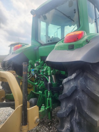 2009 John Deere 7130 Premium Tractor