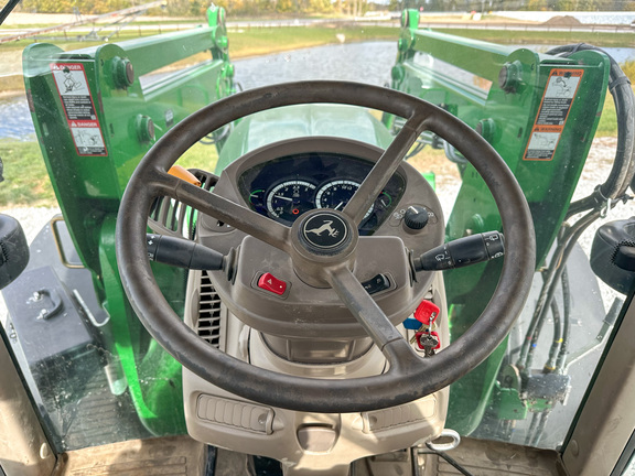 2009 John Deere 7130 Premium Tractor