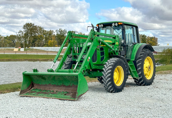 2009 John Deere 7130 Premium Tractor