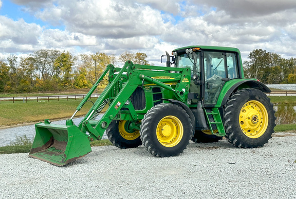 2009 John Deere 7130 Premium Tractor