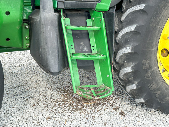 2009 John Deere 7130 Premium Tractor