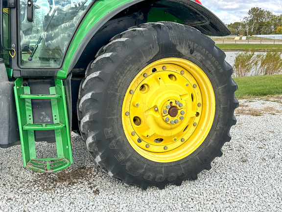 2009 John Deere 7130 Premium Tractor