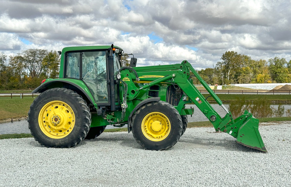 2009 John Deere 7130 Premium Tractor